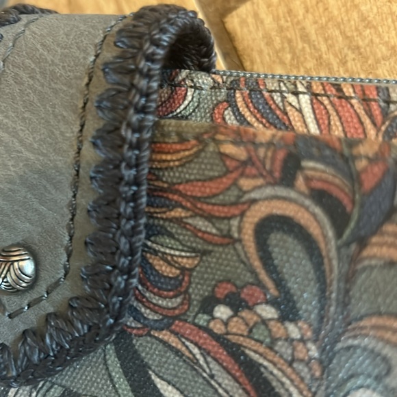 Sakroots Gray Olympic Smartphone Crossbody Purse Wristlet Wallet Art For A Cause - Picture 6 of 6